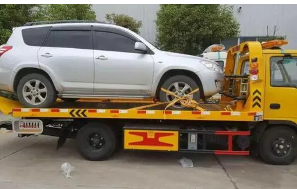 高速爆胎別慌！專業救援換新胎的正確姿勢