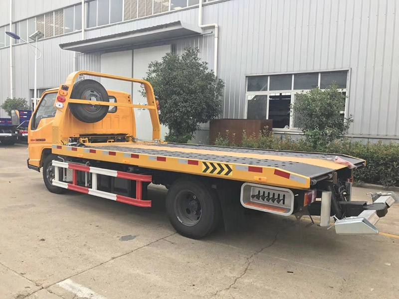 拖車救援安全須知：保護自己和他人的安全